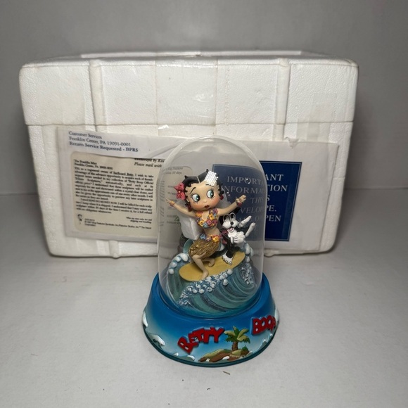 Surfing Betty Figure